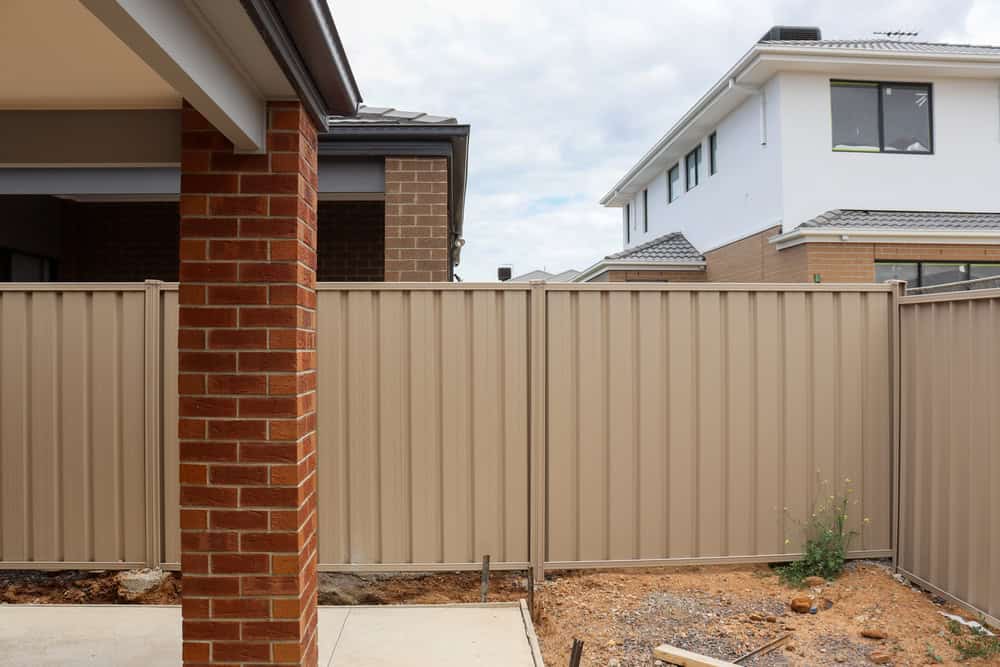 What Are My Rights When My Neighbor Owns the Wall I Want to Paint Richmond?